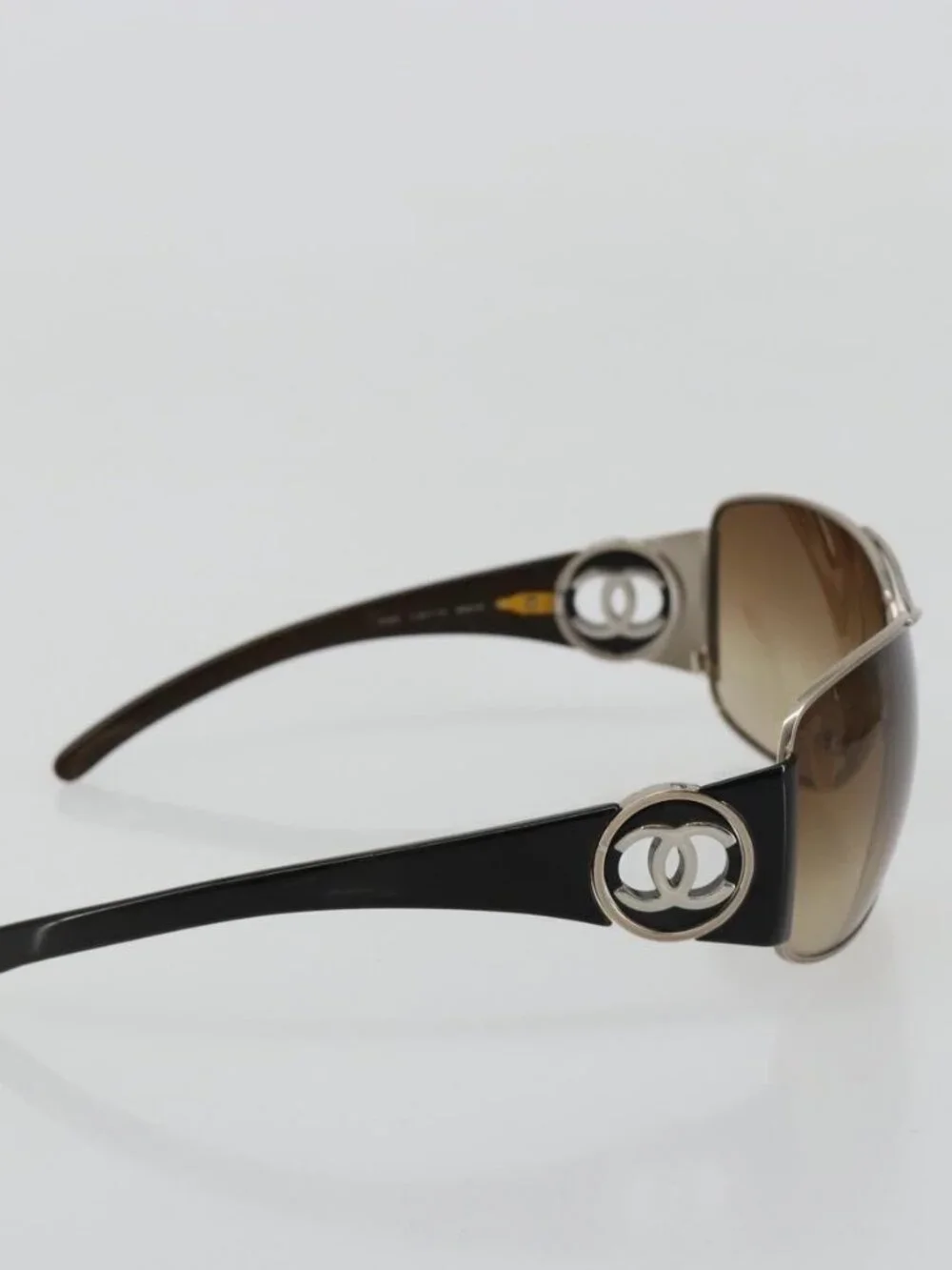 CHANEL brand	chanel color	brown